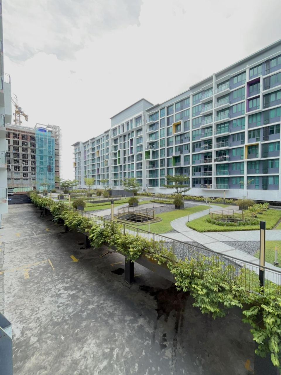 Apartment Vivacity Megamall Jazz 1 ,2-8 Pax , 3 Br *