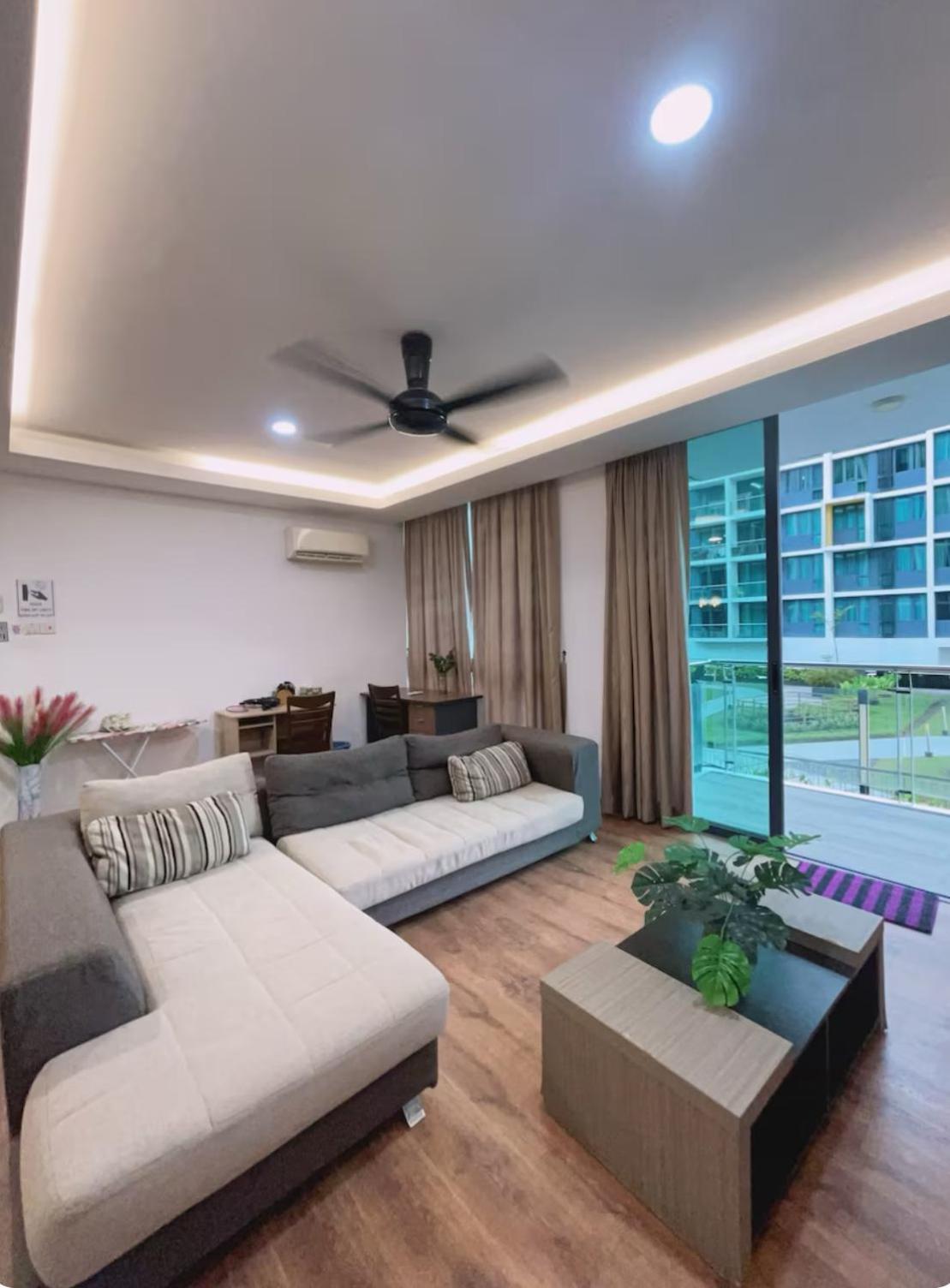 Vivacity Megamall Jazz 1 ,2-8 Pax , 3 Br *