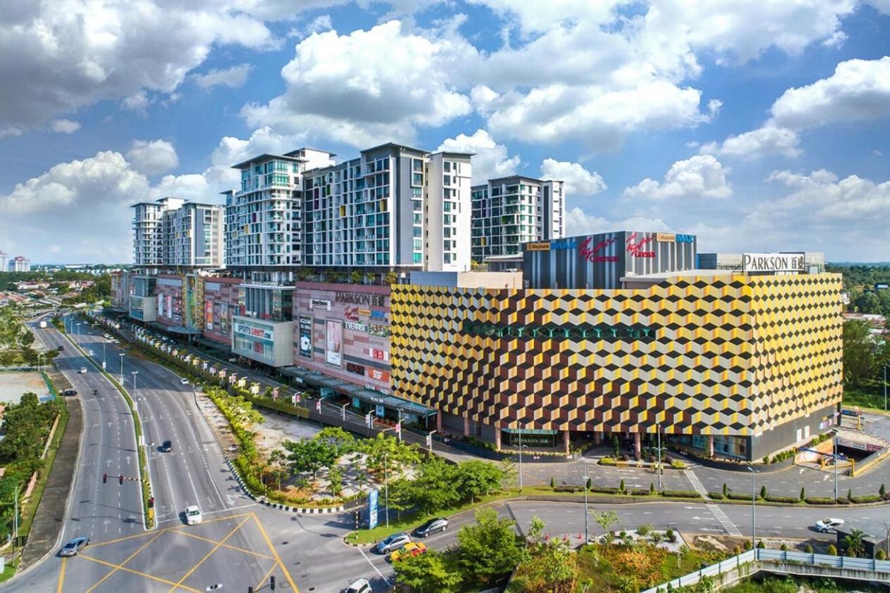 Vivacity Megamall Jazz 1 ,2-8 Pax , 3 Br Kuching
